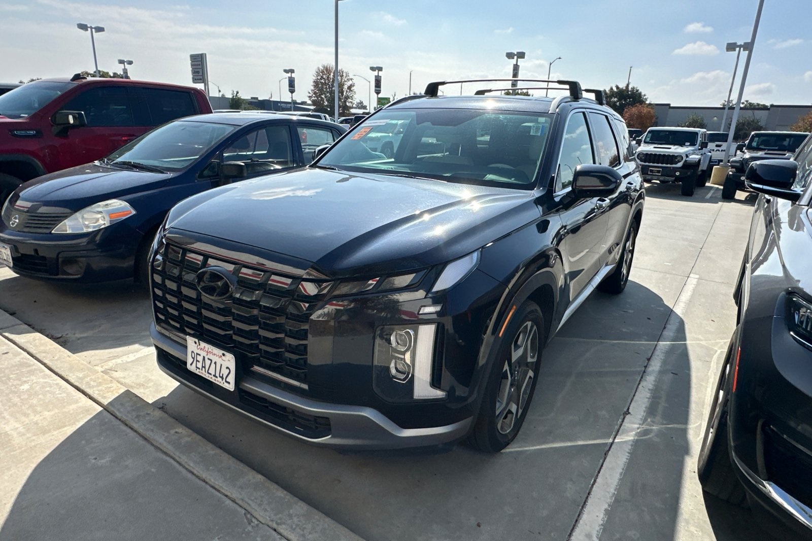 2023 Hyundai Palisade Limited photo 2