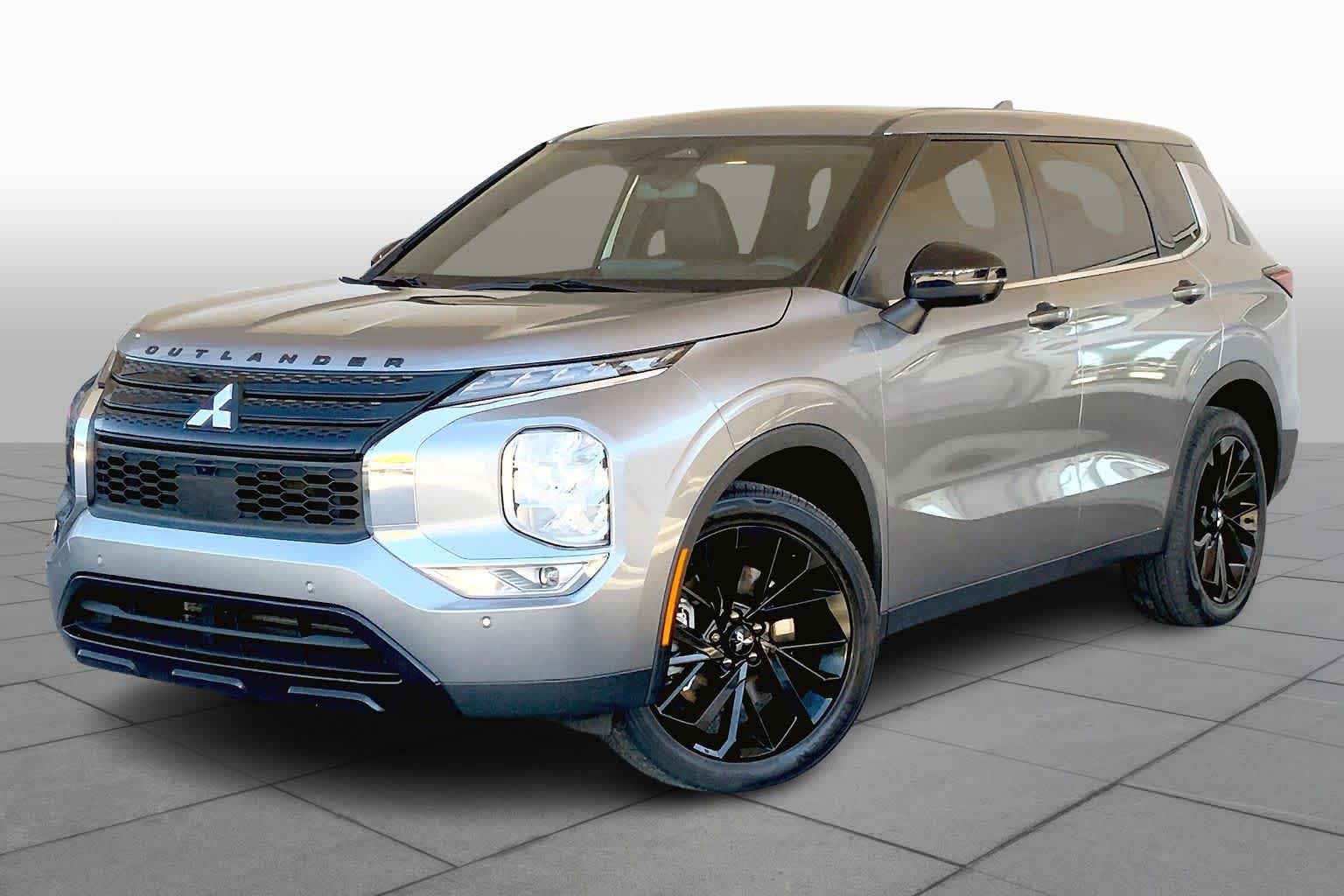 2023 Mitsubishi Outlander SE Black Edition's photo