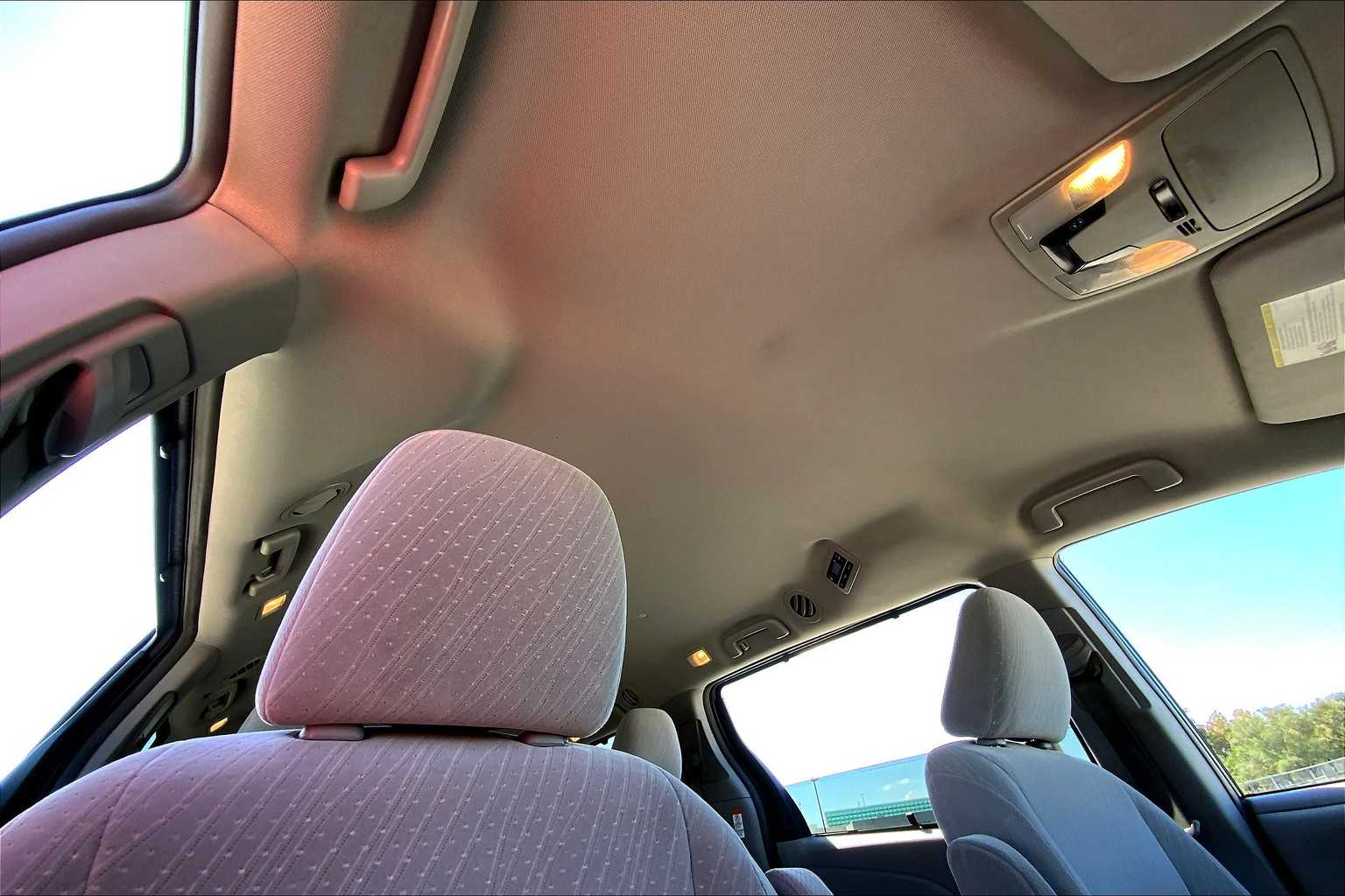 2017 Toyota Sienna LE photo 13