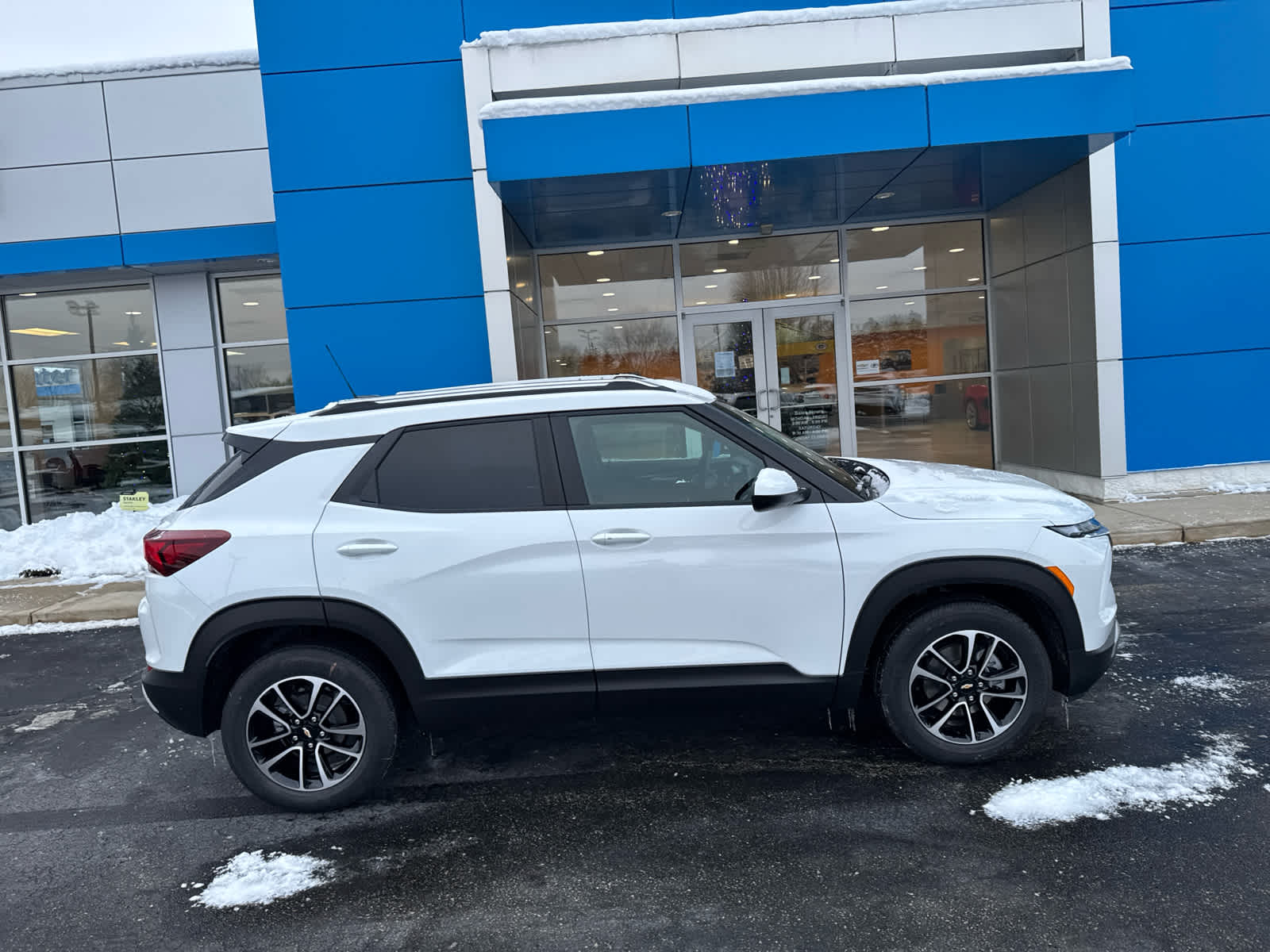 2026 Chevrolet Trailblazer LT photo 3