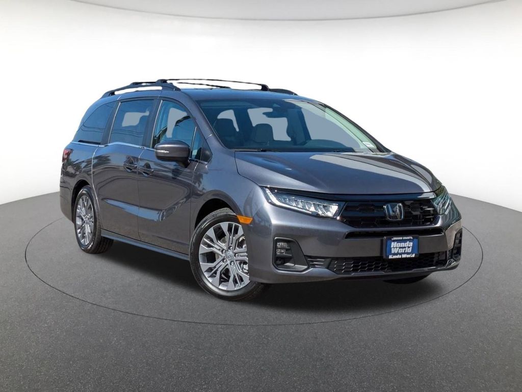 2026 Honda Odyssey Touring's photo