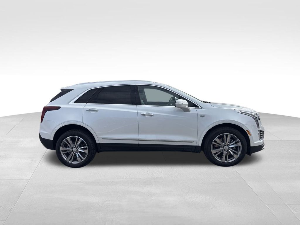 2025 Cadillac XT5 Premium Luxury photo 2
