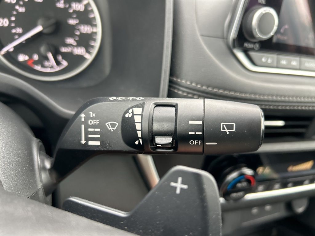 2024 Nissan Rogue SV photo 24