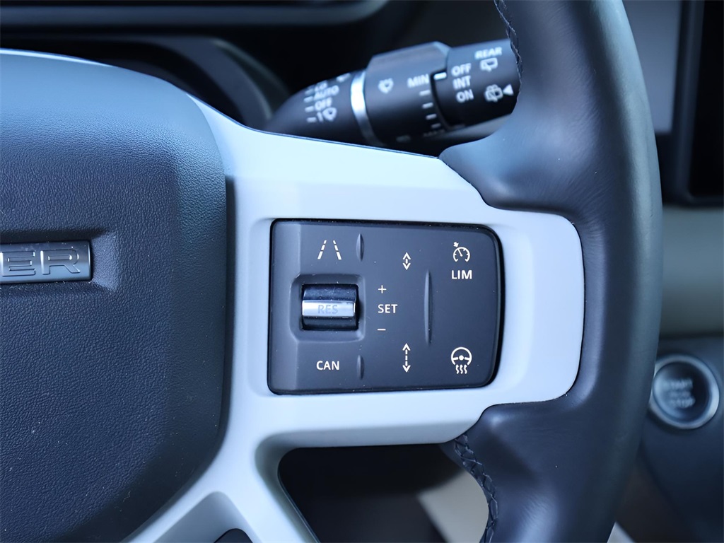 2024 Land Rover Defender 110 S photo 23