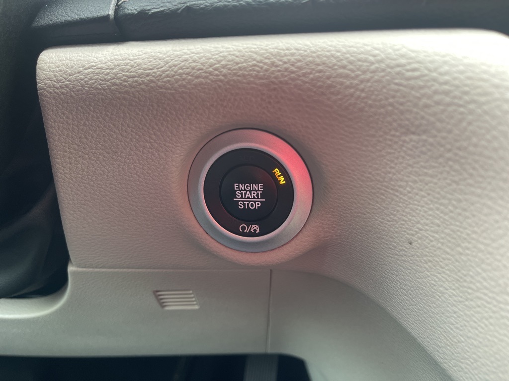 2022 Chrysler Pacifica Touring L photo 19