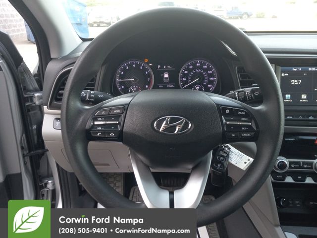 2020 Hyundai Elantra SEL photo 14