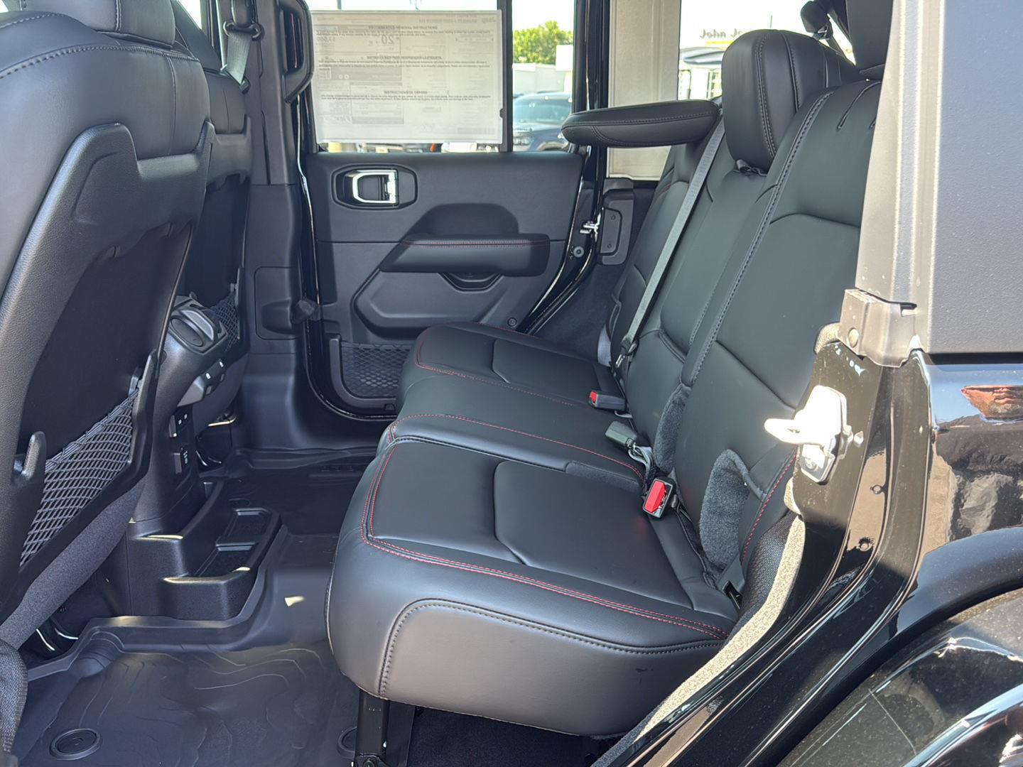 2025 Jeep Wrangler Rubicon photo 10