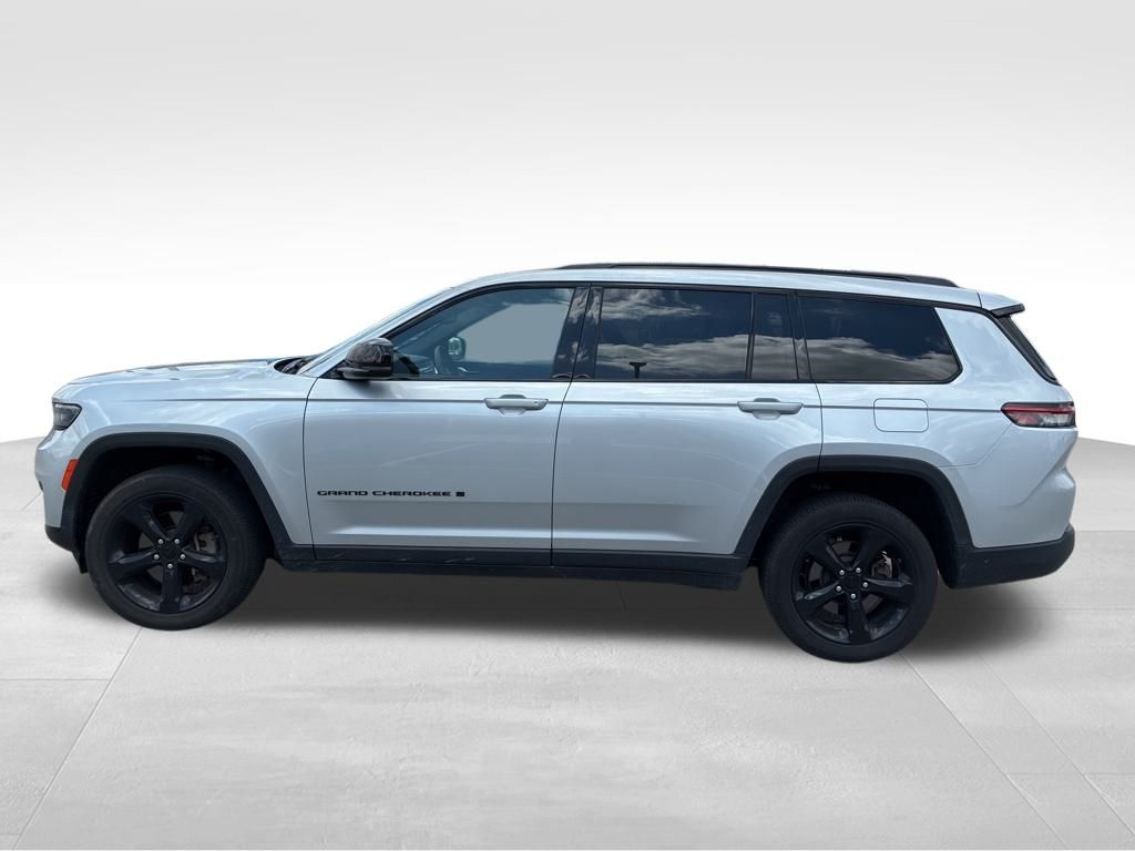 2023 Jeep Grand Cherokee Altitude photo 3