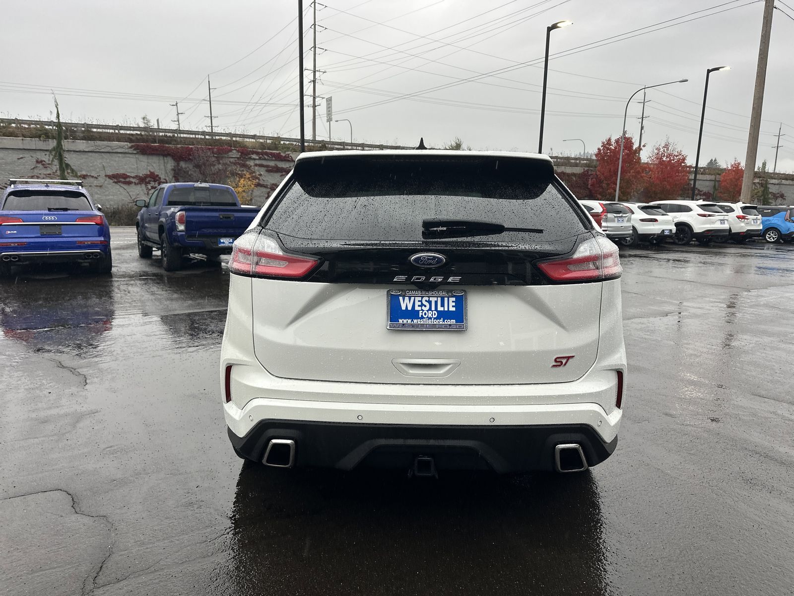 2022 Ford Edge ST photo 3