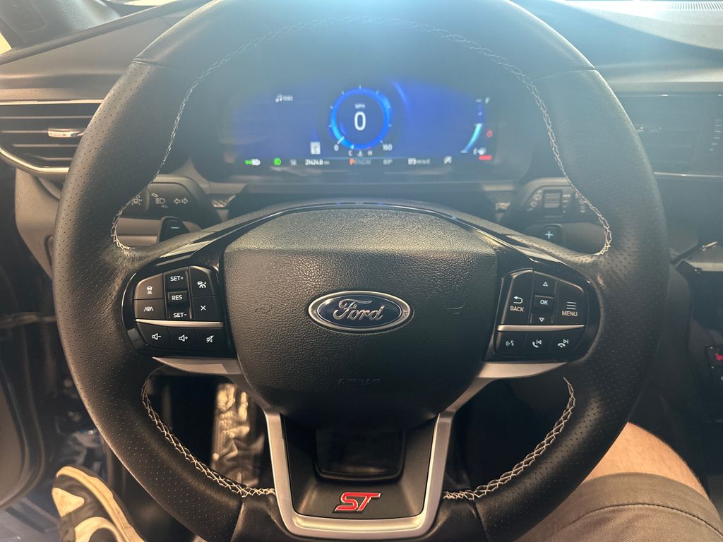2023 Ford Explorer ST photo 18