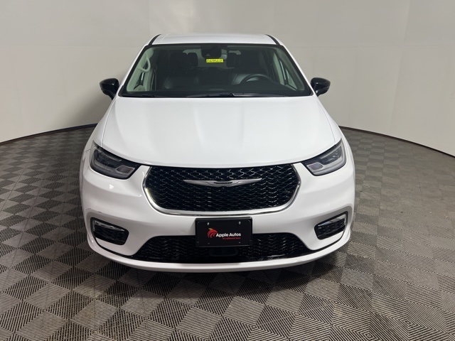 Certified 2024 Chrysler Pacifica Touring L with VIN 2C4RC1BG0RR170246 for sale in Shakopee, Minnesota