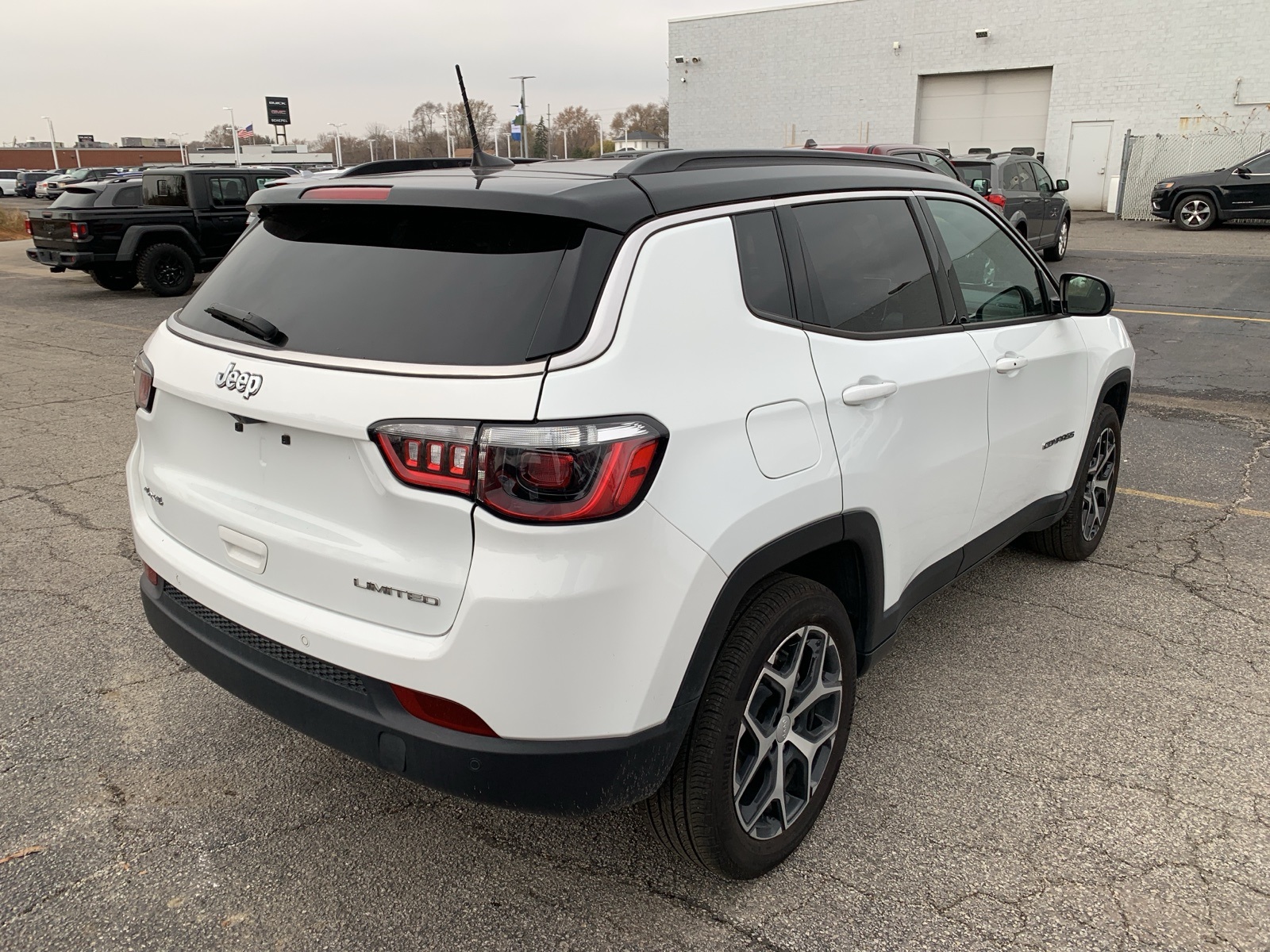 2024 Jeep Compass Limited photo 3
