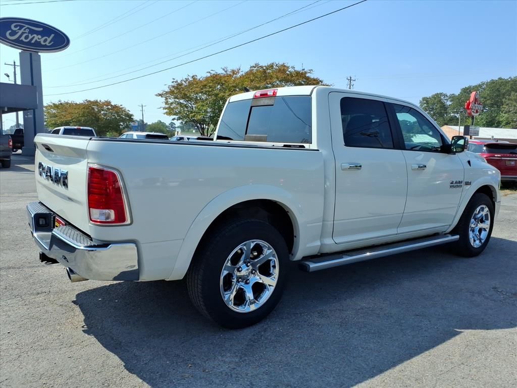 2017 Ram 1500 Laramie photo 4