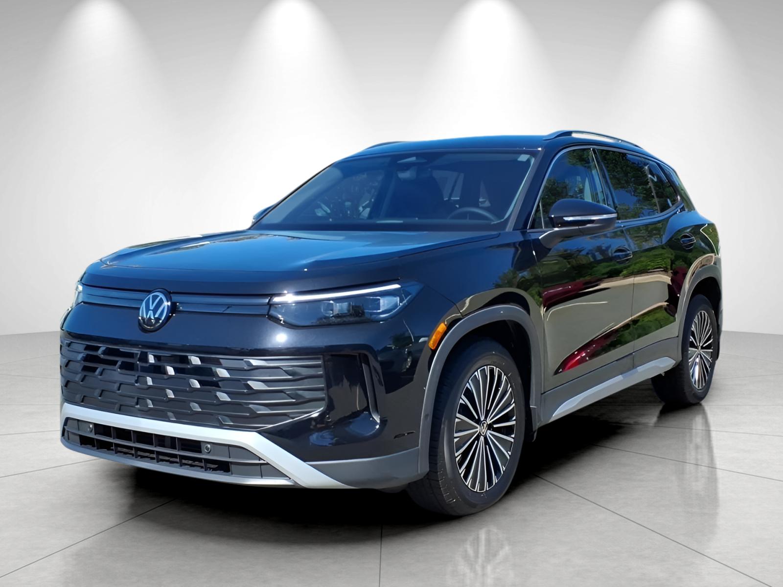 2025 Volkswagen Tiguan S's photo