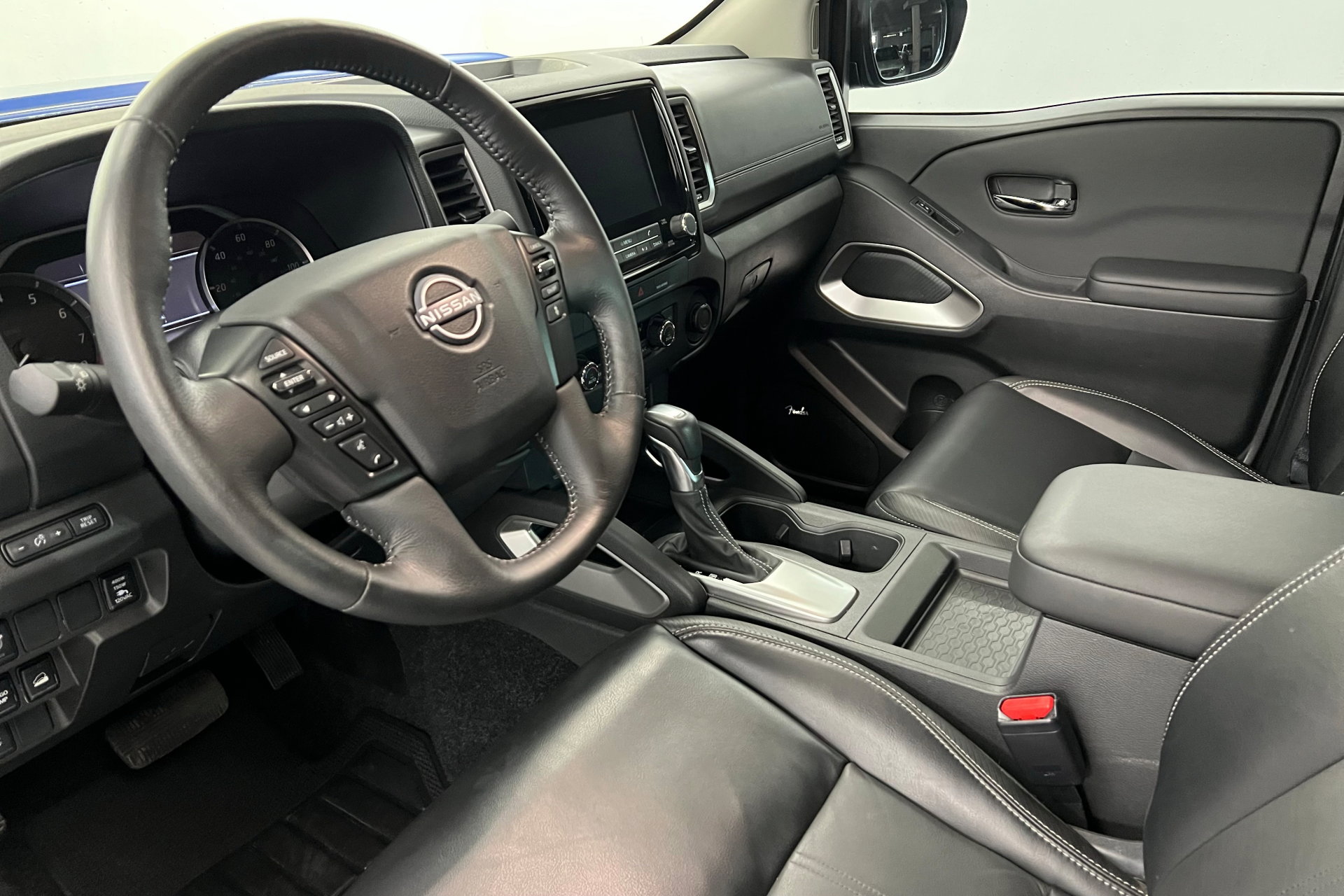 2024 Nissan Frontier SL photo 15