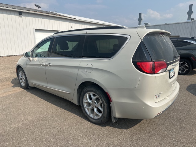 Used 2017 Chrysler Pacifica Touring-L with VIN 2C4RC1BG3HR684638 for sale in Rochester, Minnesota