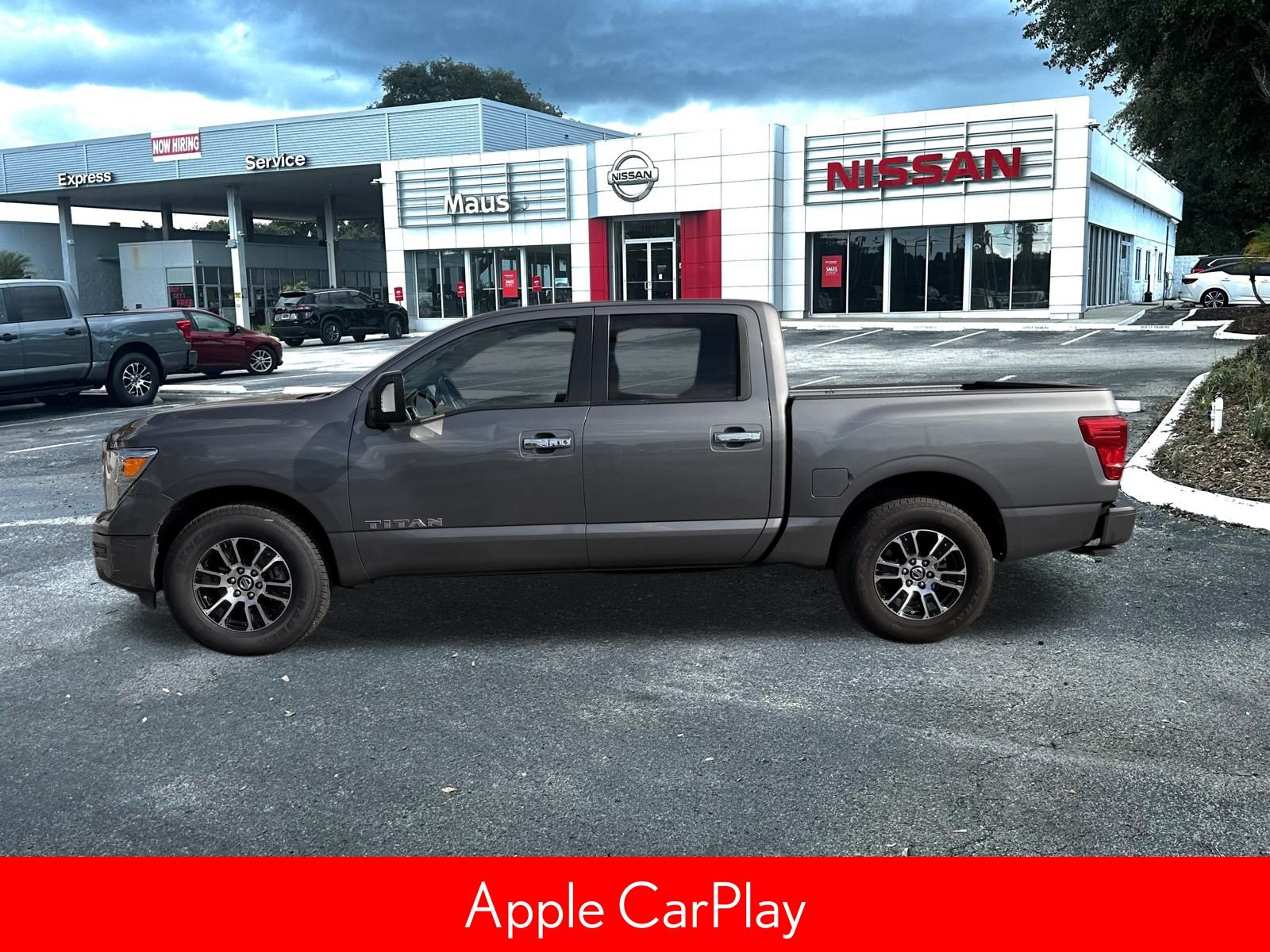 2021 Nissan Titan SV photo 2