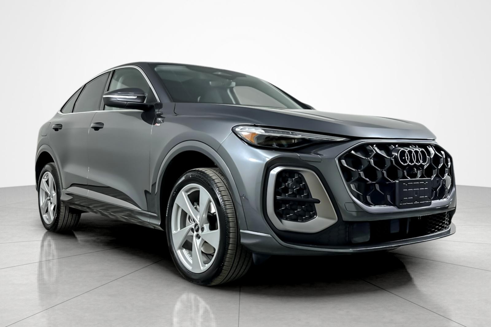 2025 Audi Q5 Sportback Premium Plus TFSI photo 2