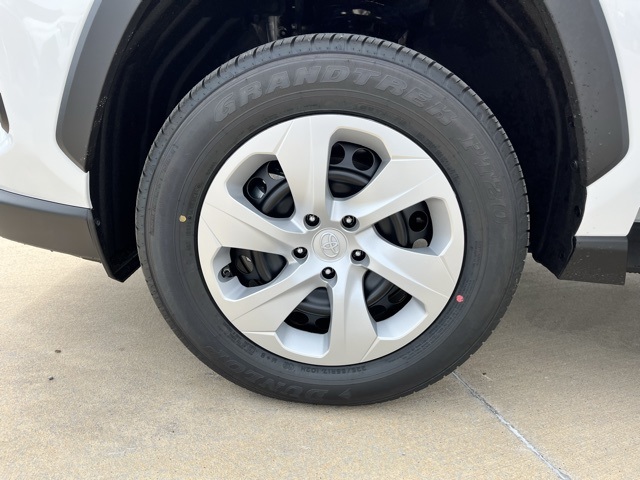 2025 Toyota RAV4 LE photo 3