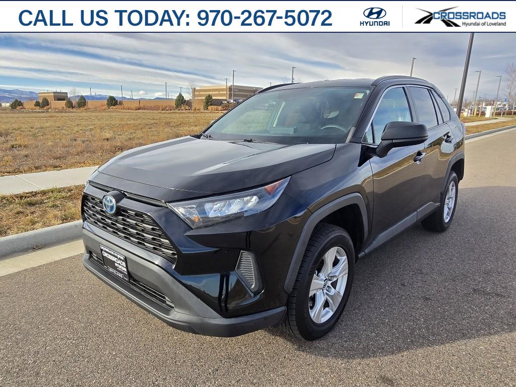 2021 Toyota RAV4 LE's photo