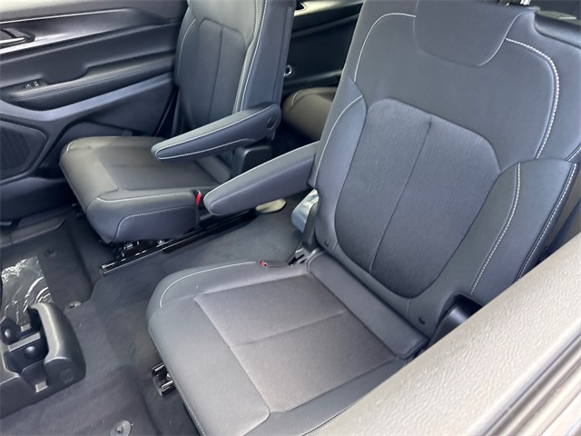 2025 Jeep Grand Cherokee Laredo X photo 28