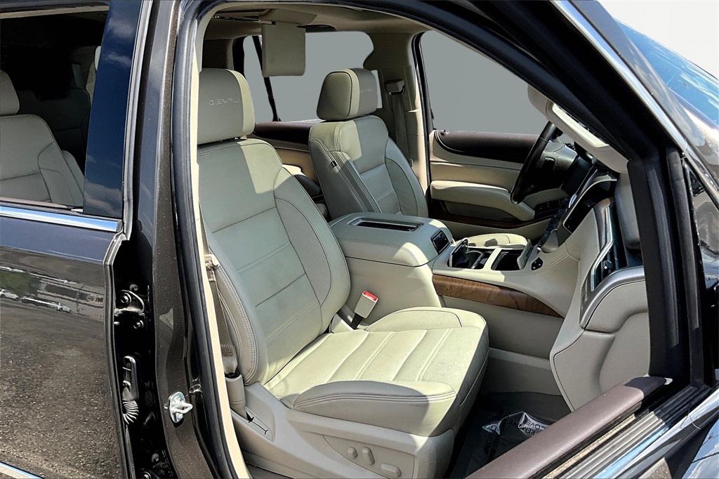 Image of Pre-Owned 2020 GMC Yukon Denali 4WD 4D Sport Utility