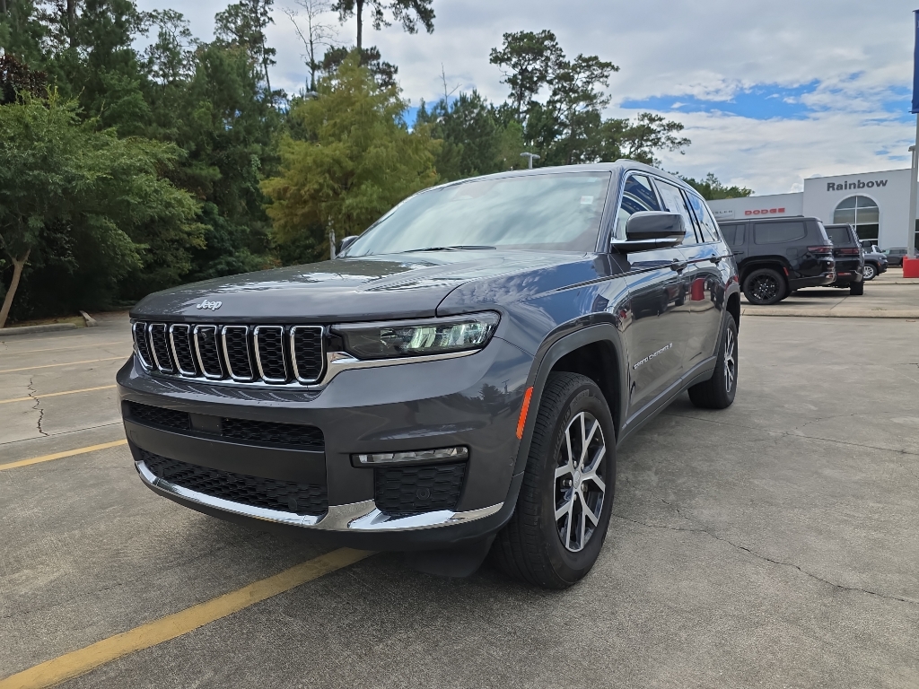 2024 Jeep Grand Cherokee Limited photo 2
