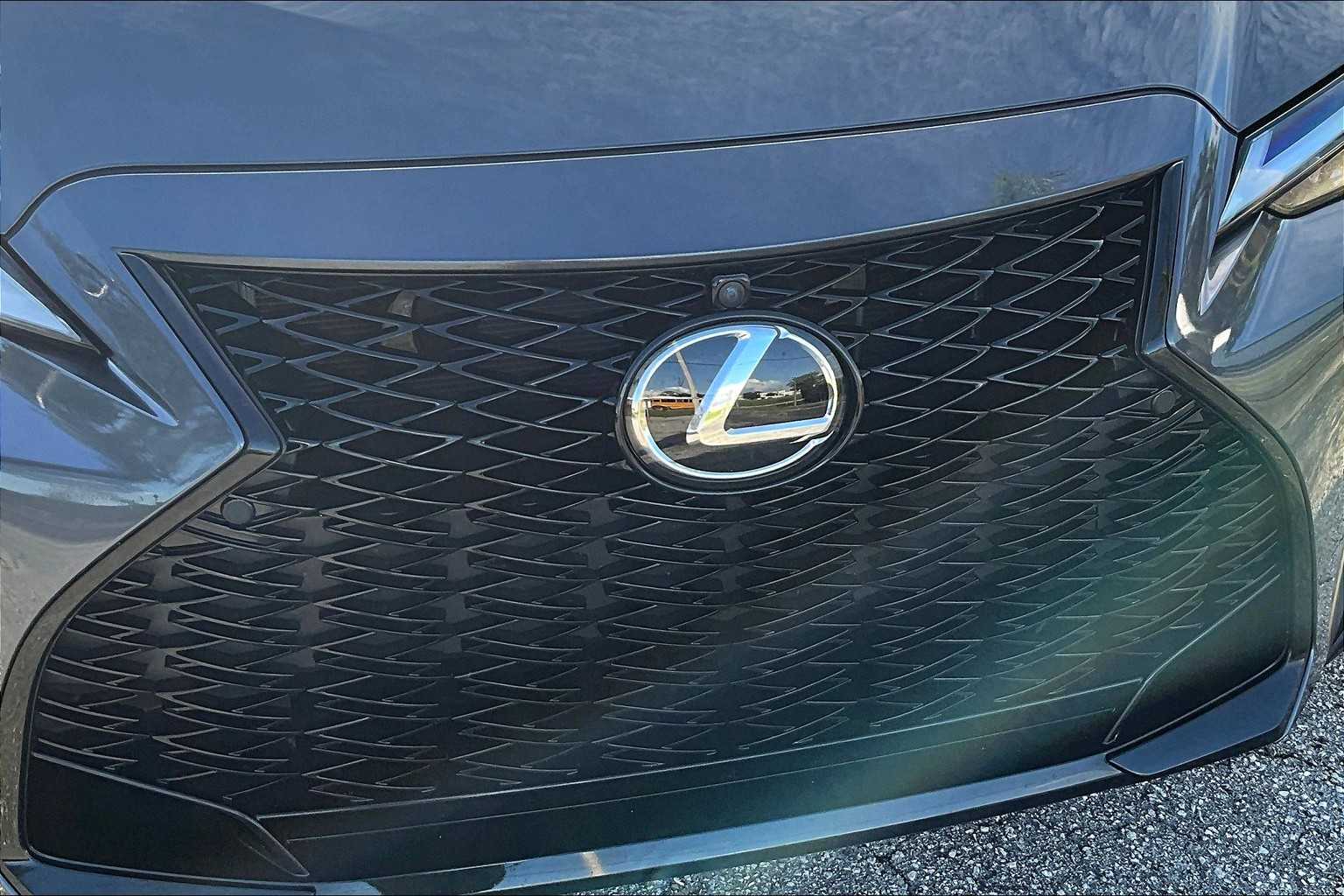2023 Lexus IS F SPORT photo 28