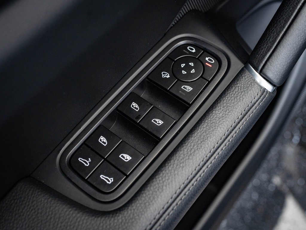 2023 Porsche Cayenne Platinum Edition photo 20