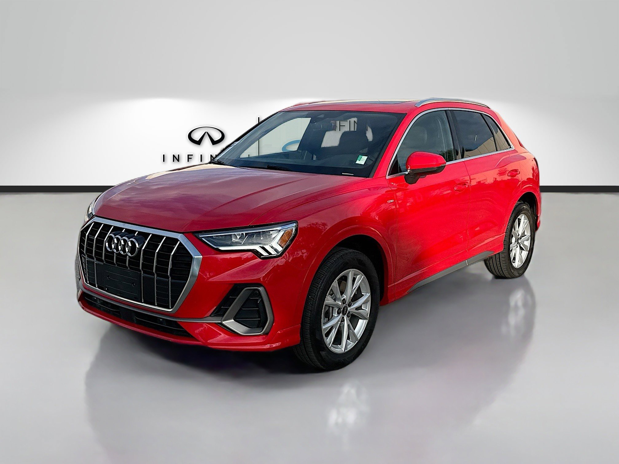 2024 Audi Q3 S line Premium photo 2