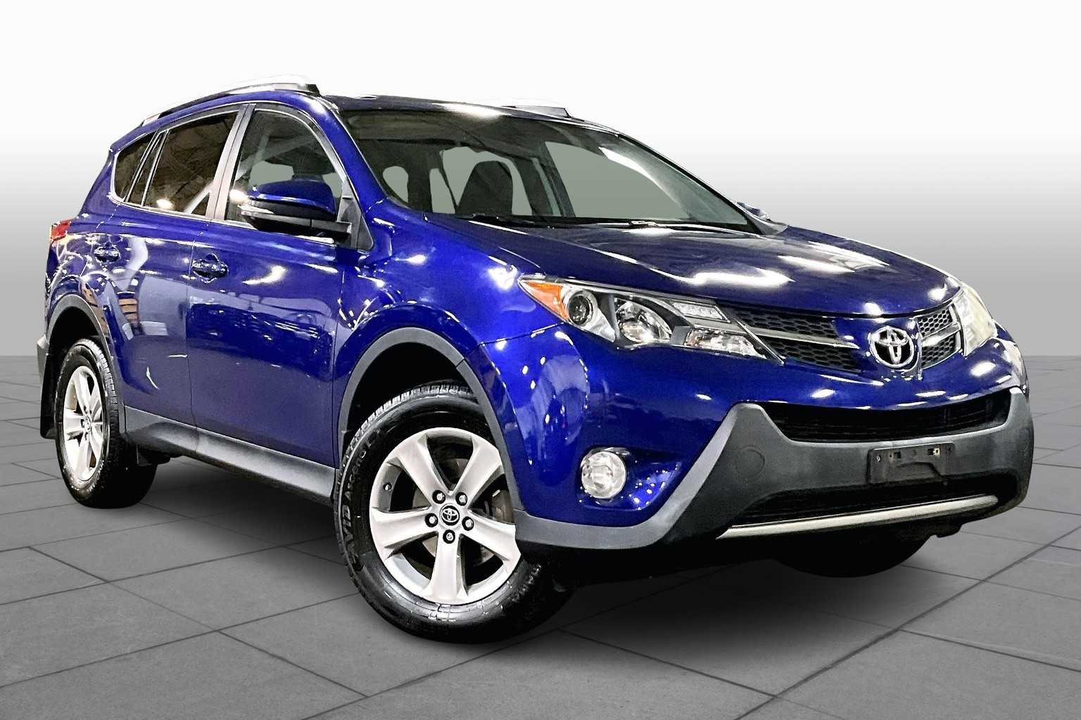 2015 Toyota RAV4 XLE photo 2