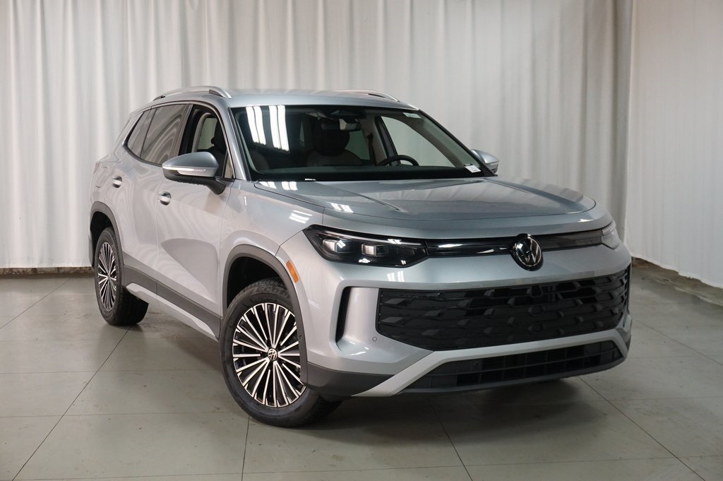 2025 Volkswagen Tiguan S photo 2