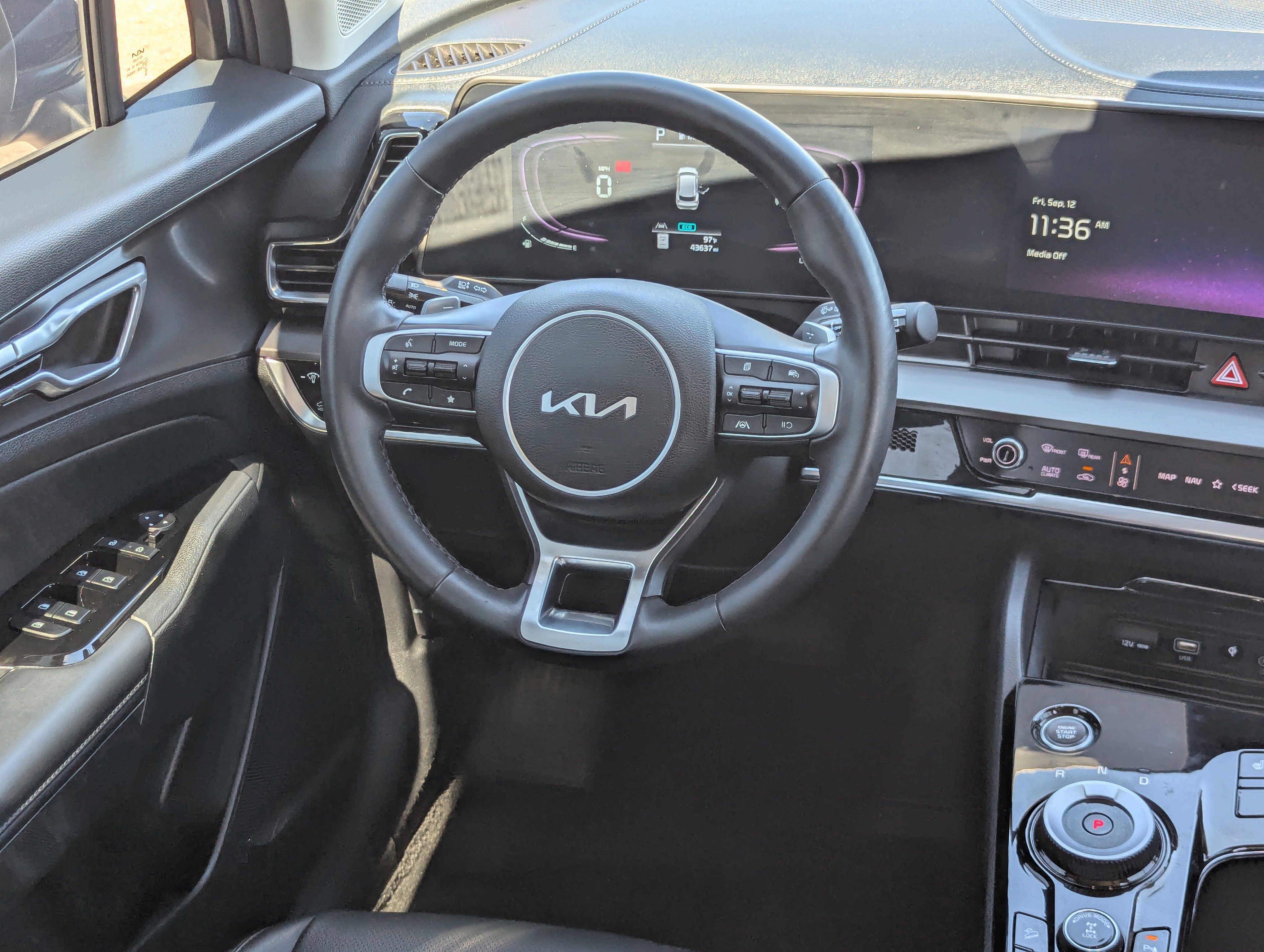 2023 Kia Sportage Hybrid EX photo 2