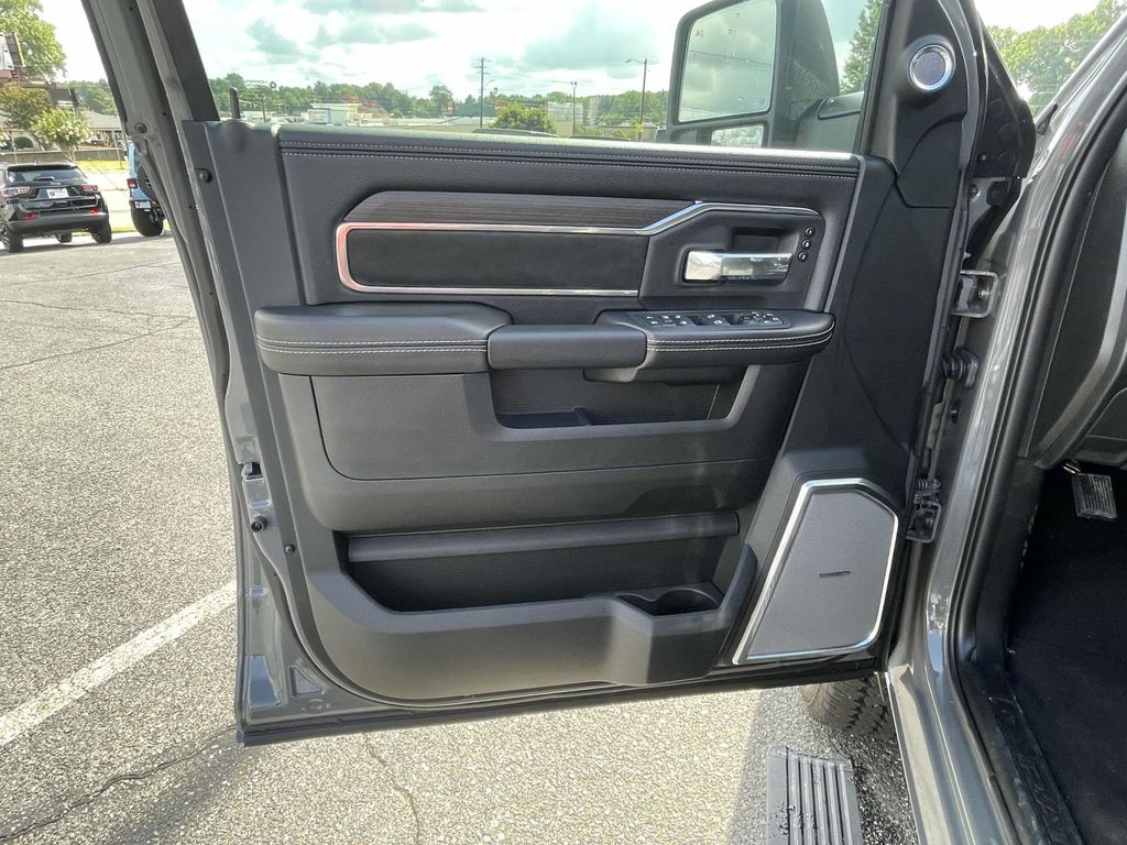 2025 Ram 2500 Laramie photo 22