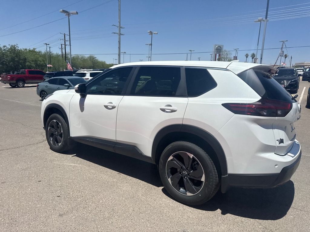2024 Nissan Rogue SV photo 11