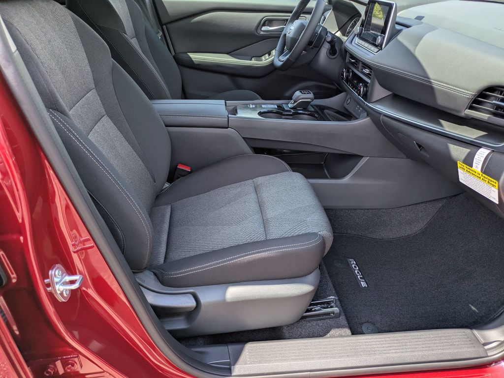 2026 Nissan Rogue SV photo 25