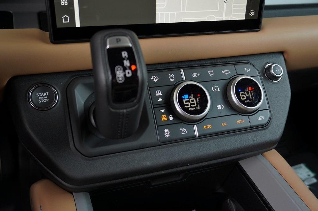 2025 LAND ROVER DEFENDER - Image 27