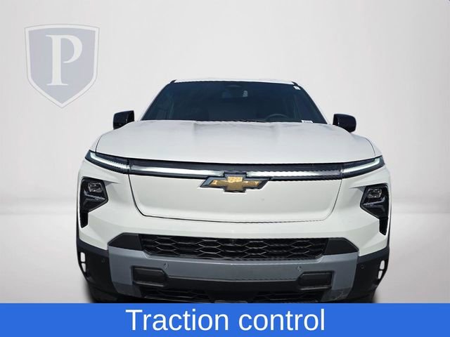 2025 Chevrolet Silverado EV LT photo 5