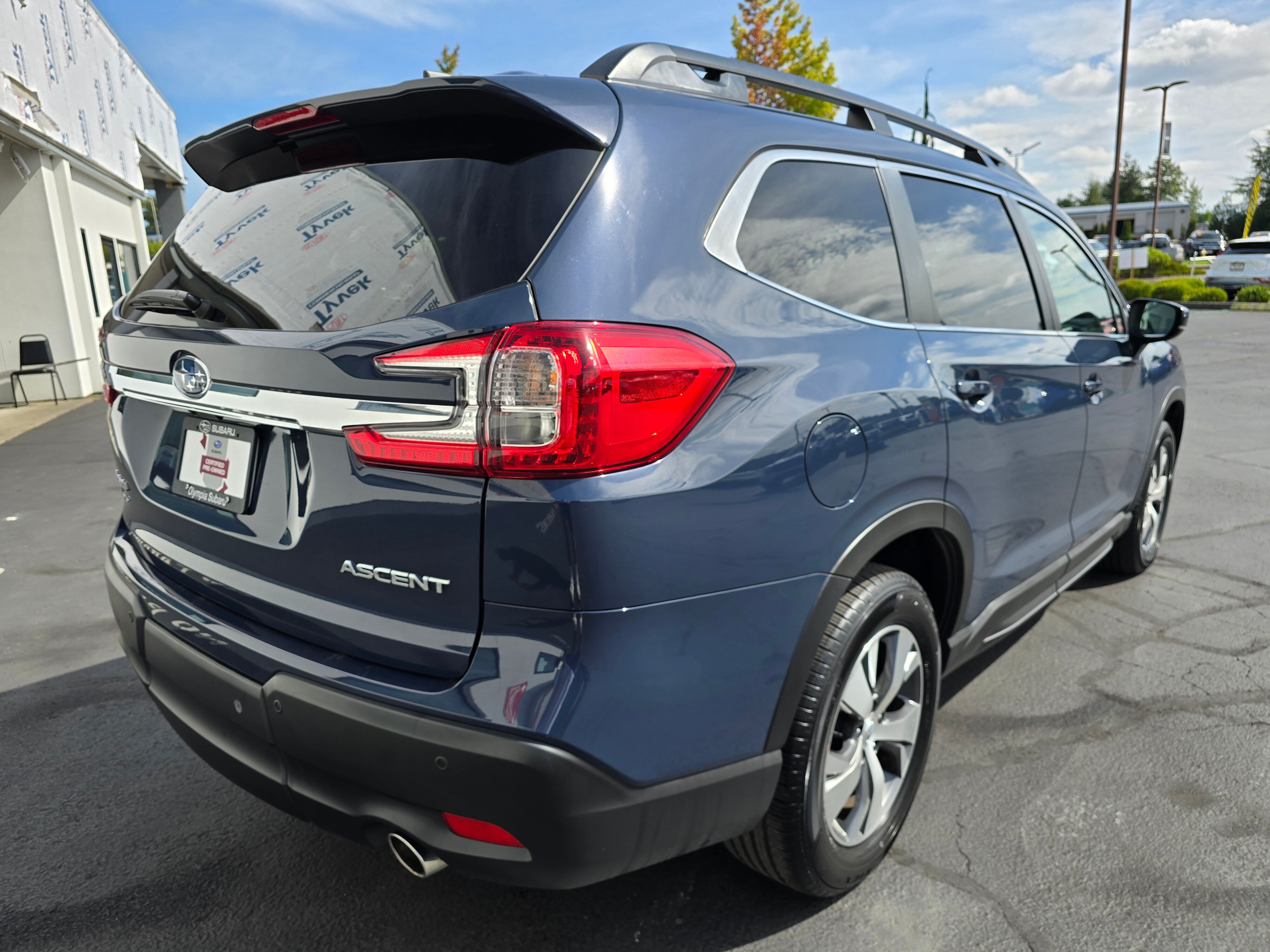 2024 Subaru Ascent Premium photo 3