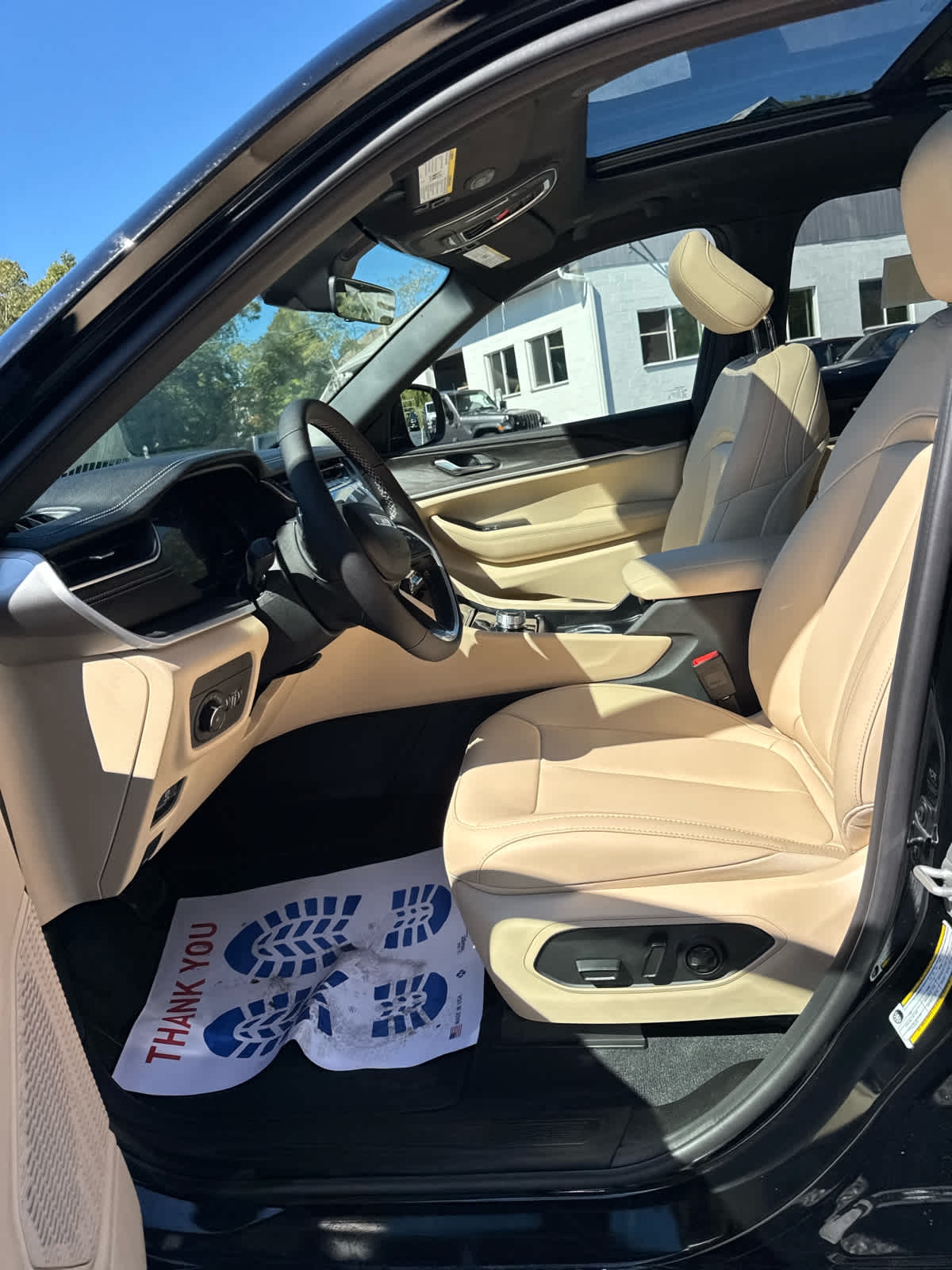 2025 Jeep Grand Cherokee Limited photo 10
