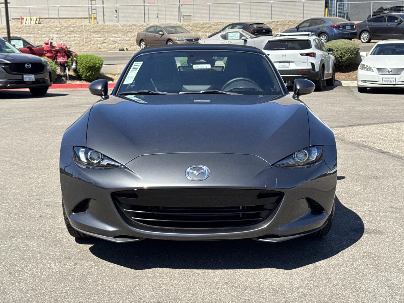 2025 Mazda MX-5 Miata Miata Grand Touring photo 2