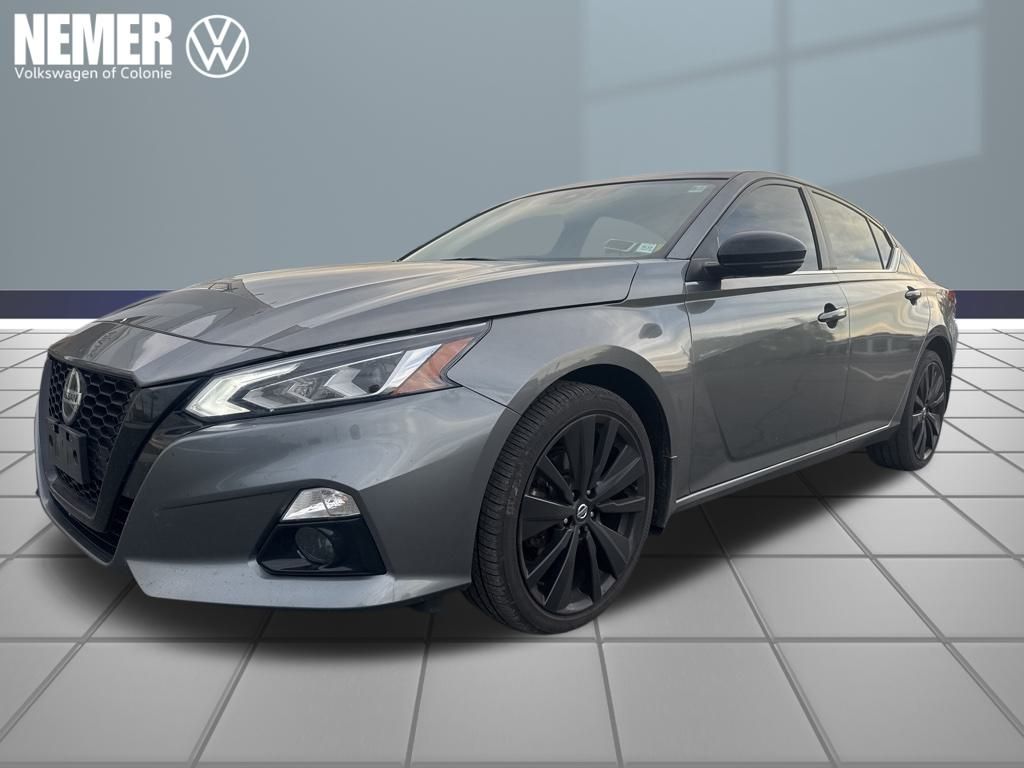 2022 Nissan Altima SR
