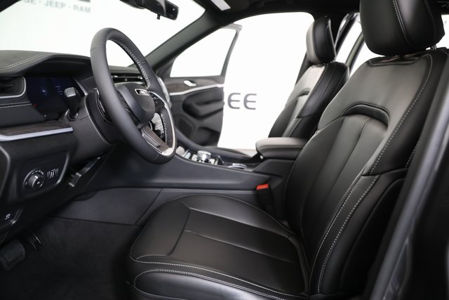 2025 Jeep Grand Cherokee Limited photo 14
