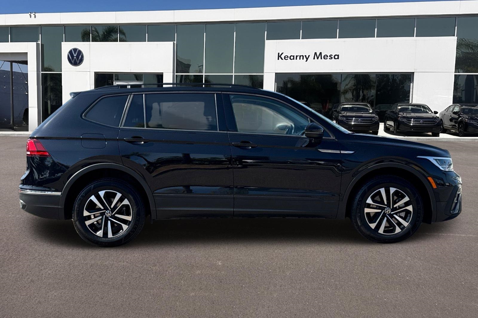2022 Volkswagen Tiguan S photo 3