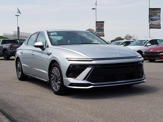 2025 Hyundai Sonata Hybrid SEL photo 3