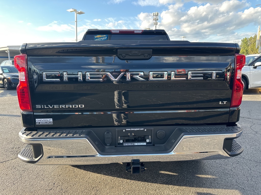 2025 Chevrolet Silverado 1500 LT photo 4