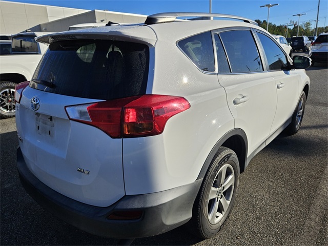 2015 Toyota RAV4 XLE photo 3