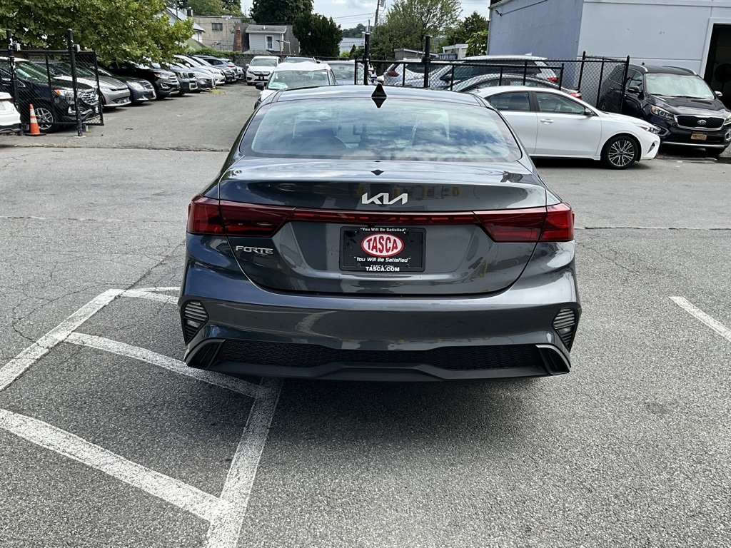 2023 Kia Forte LXS photo 3
