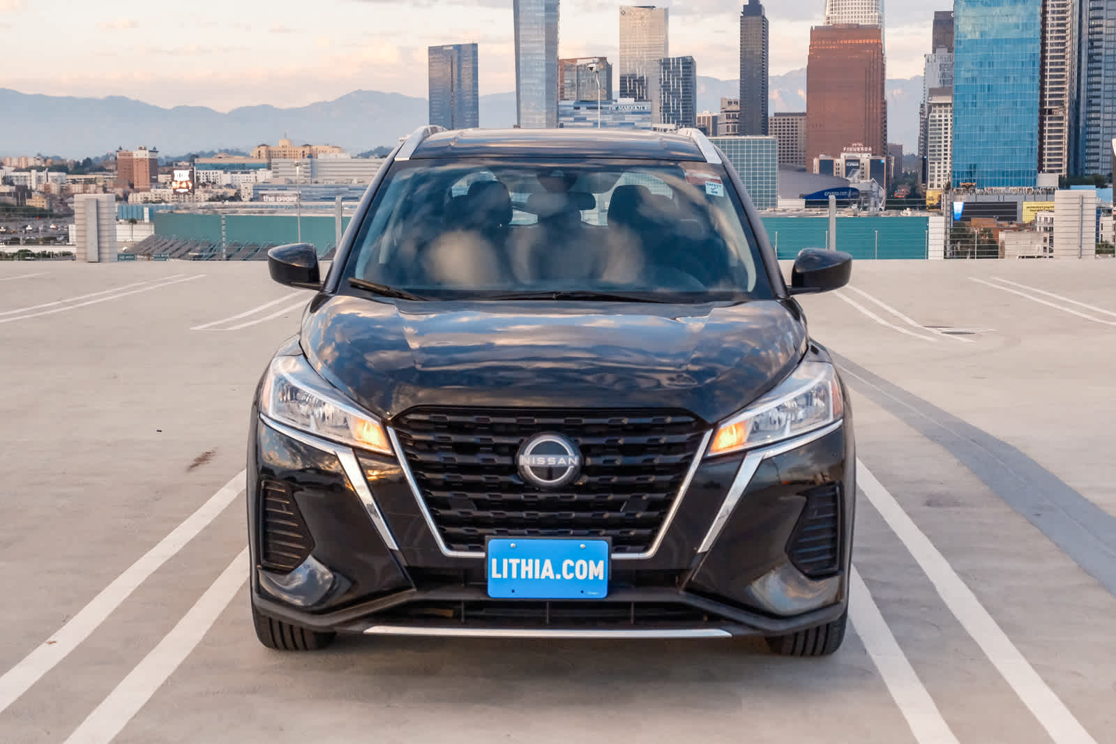 2024 Nissan Kicks SV photo 2