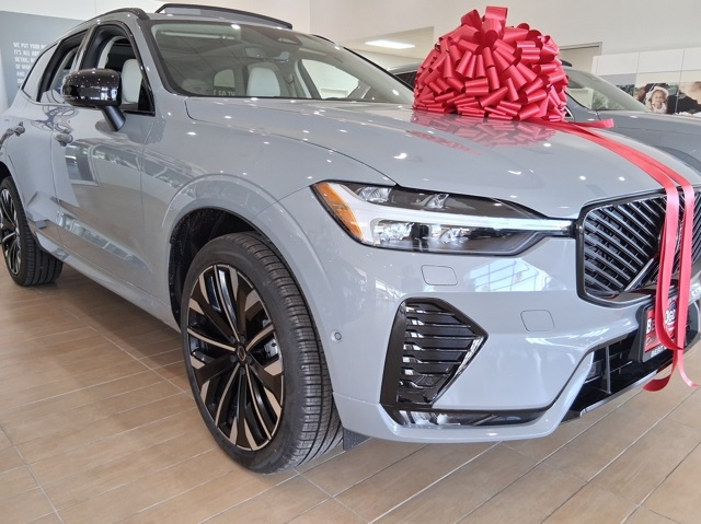 2026 Volvo XC60 Ultra's photo